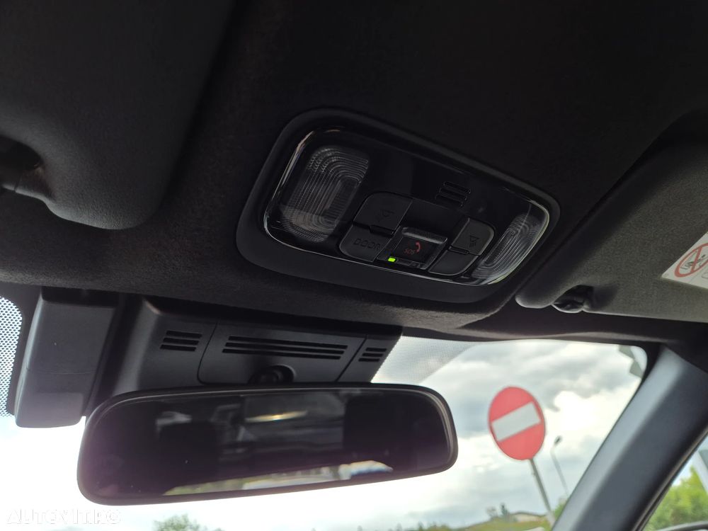 Toyota Yaris Cross 1.5 VVT-i HSD 4x2 Dynamic - 25