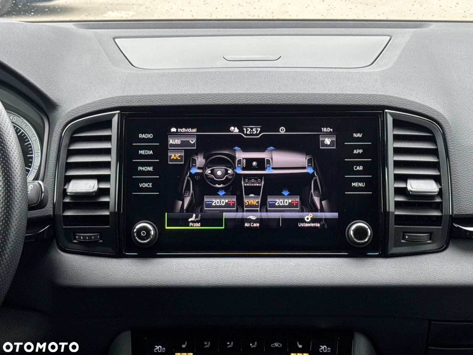 Skoda Karoq 1.5 TSI ACT 4x2 Sportline DSG - 26