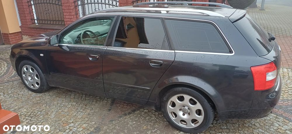 Audi A4 Avant - 4