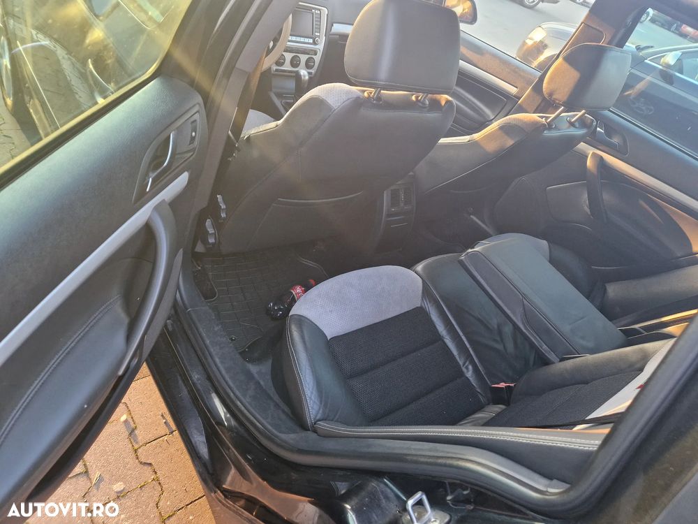 Skoda Octavia 2.0 TDI DPF RS - 3