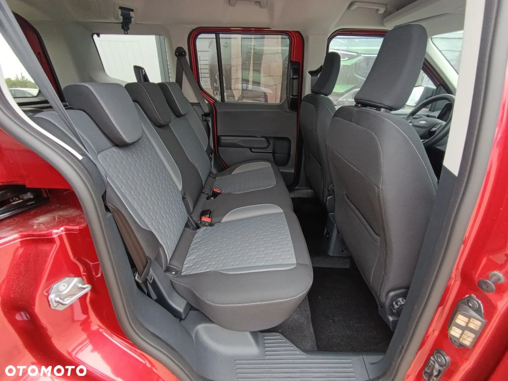 Ford Tourneo Courier 1.0 EcoBoost Titanium - 29
