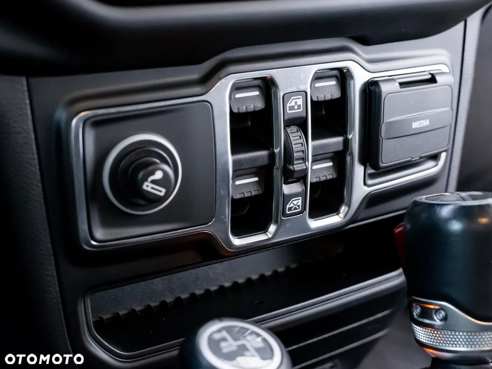 Jeep Wrangler Unlimited GME 2.0 Turbo Sahara - 26