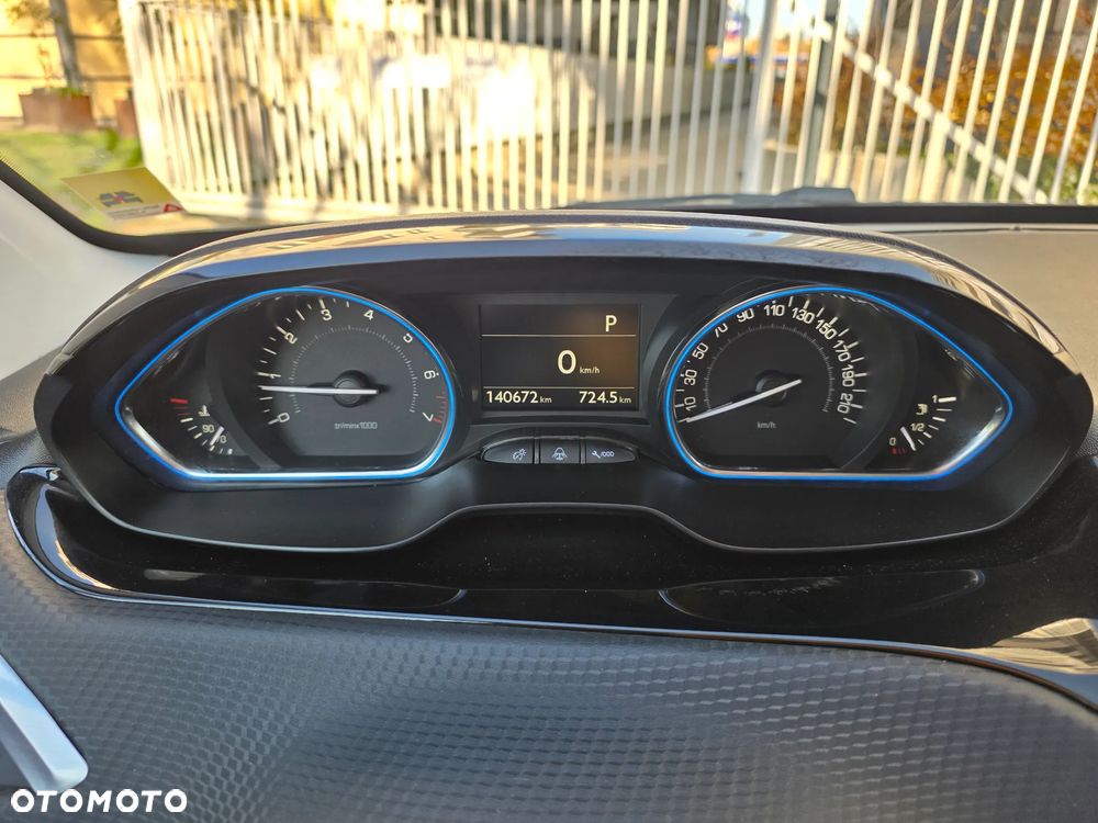 Peugeot 2008 1.2 Pure Tech Style S&S EAT6 - 18