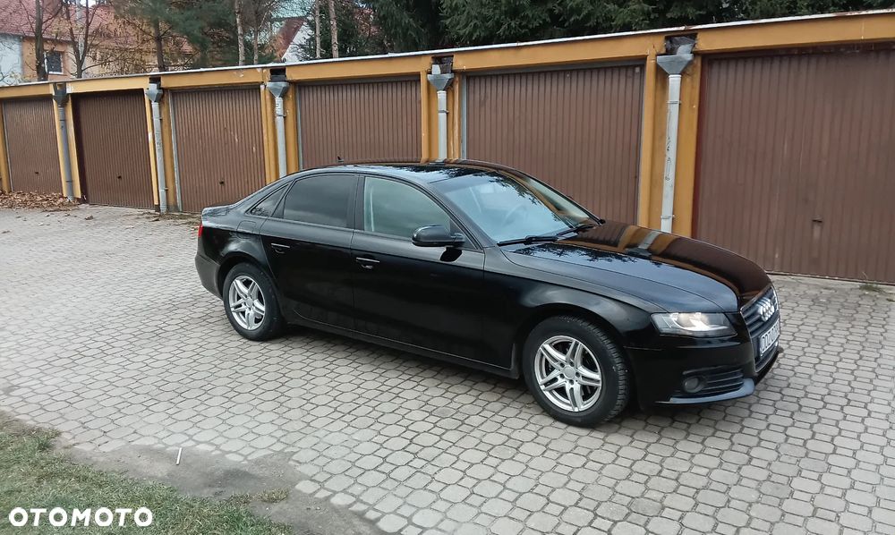 Audi A4 Limousine - 11