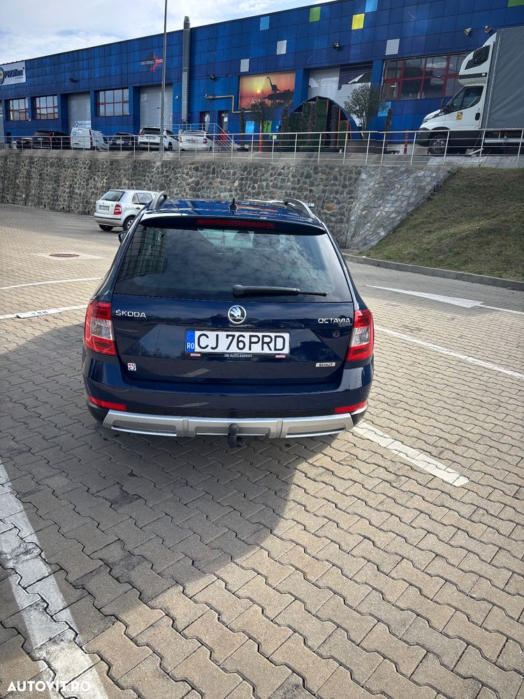Skoda Octavia Combi Diesel 2.0 TDI 4X4 Scout - 3