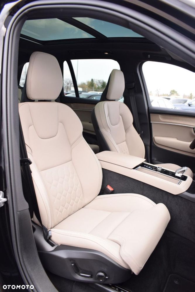 Volvo XC 90 - 22