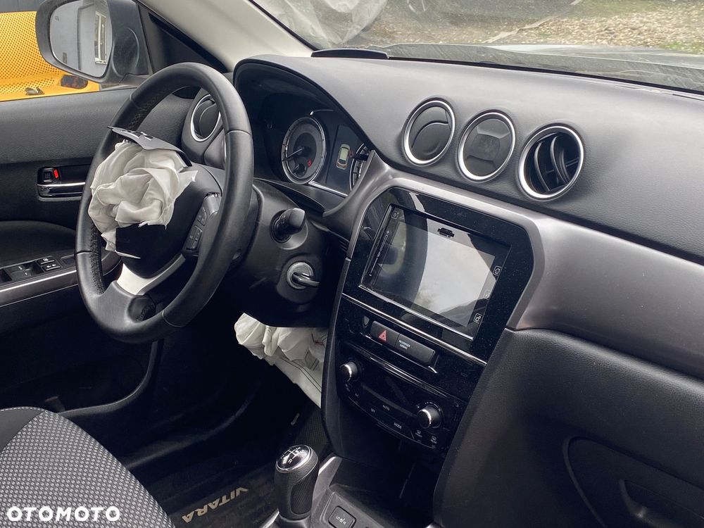 Suzuki Vitara 1.0 Boosterjet Premium 2WD - 16