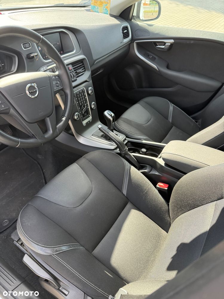 Volvo V40 D2 Drive-E Momentum - 22