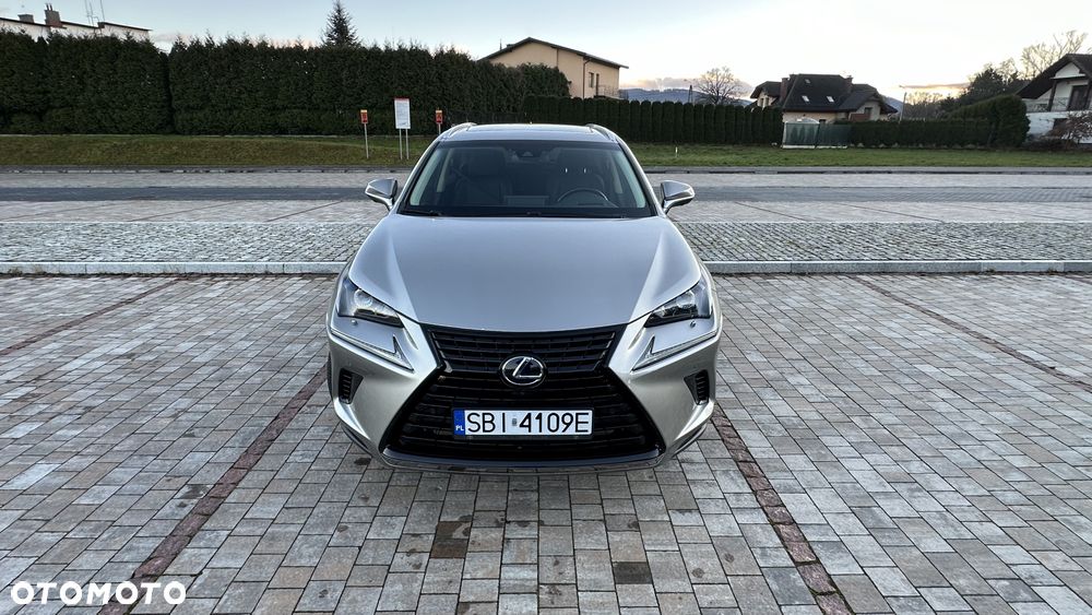 Lexus NX 300h Elite AWD - 4