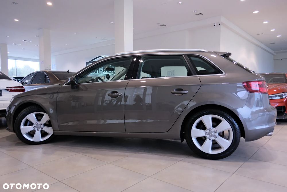Audi A3 Sportback 1.6 TDI S tronic Ambiente - 16