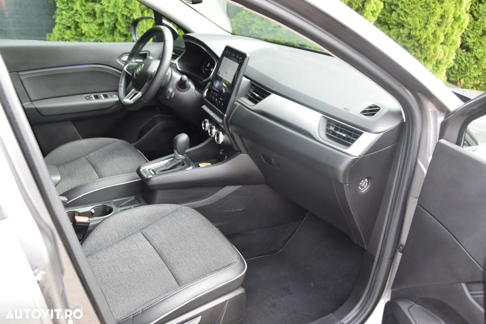 Renault Captur PHEV 160 Techno - 19