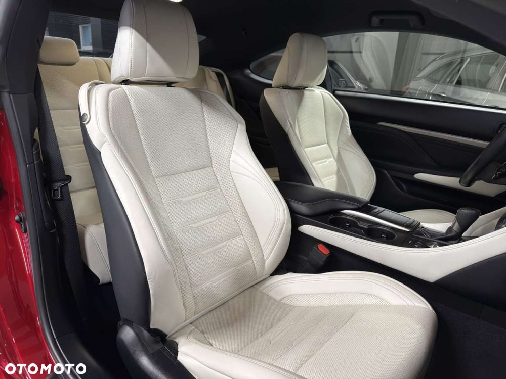 Lexus RC 300h F Sport - 34