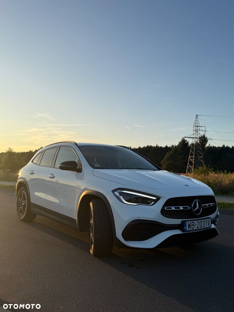Mercedes-Benz GLA 200 AMG Line - 2