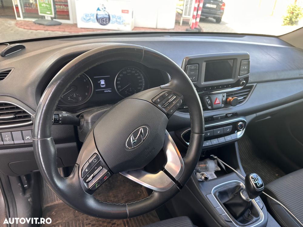 Hyundai i30 1.4 100CP 5DR M/T Comfort+ - 9