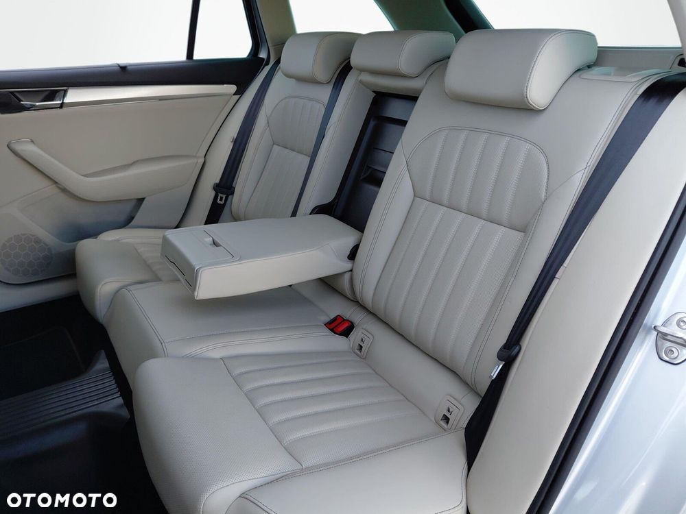 Skoda Superb 2.0 TSI L&K DSG - 11