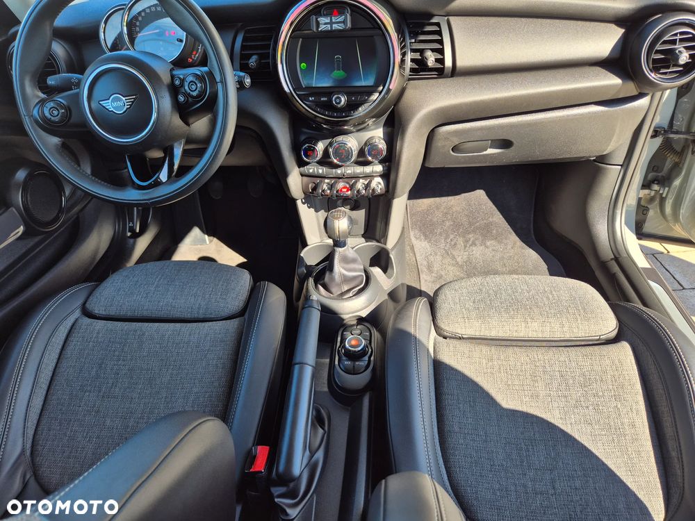 MINI ONE 60 Years - 10