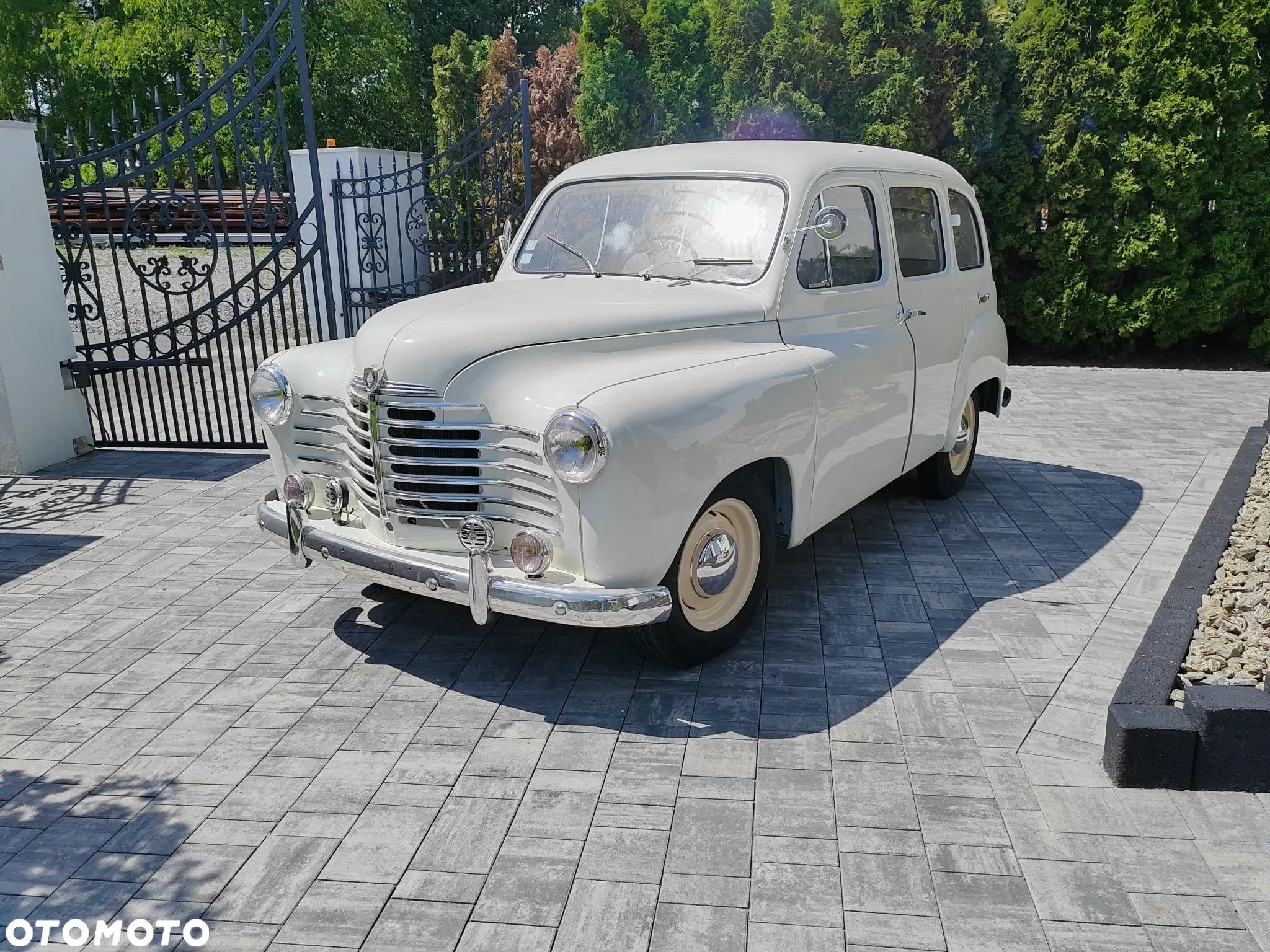 Renault Inny - 1