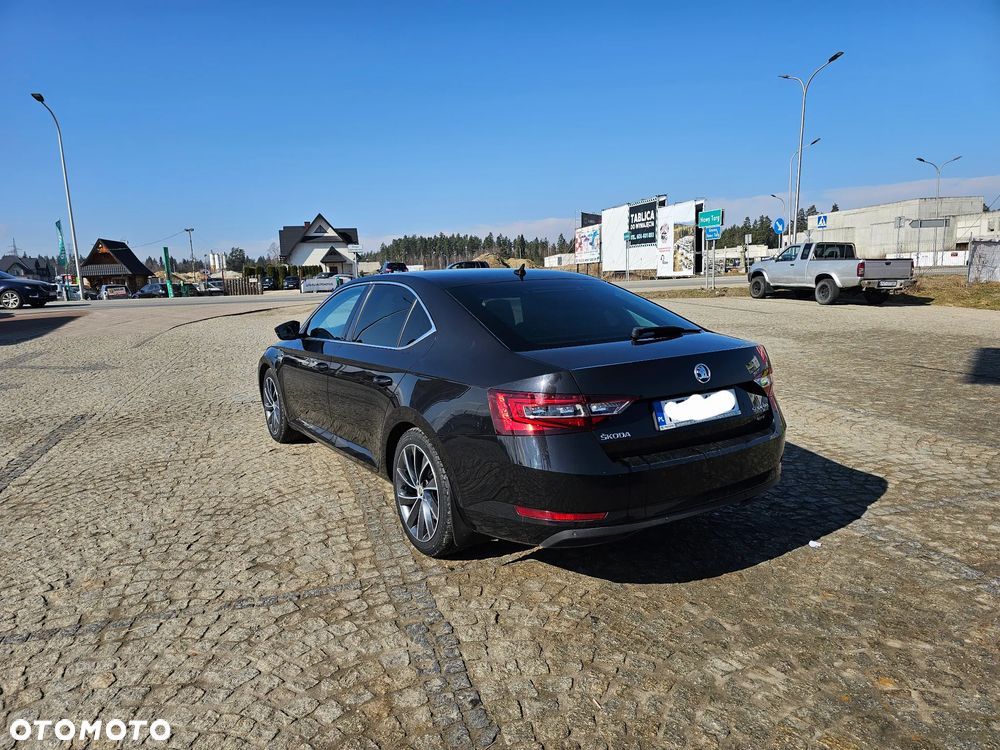 Skoda Superb 2.0 TDI 4x4 L&K DSG - 11