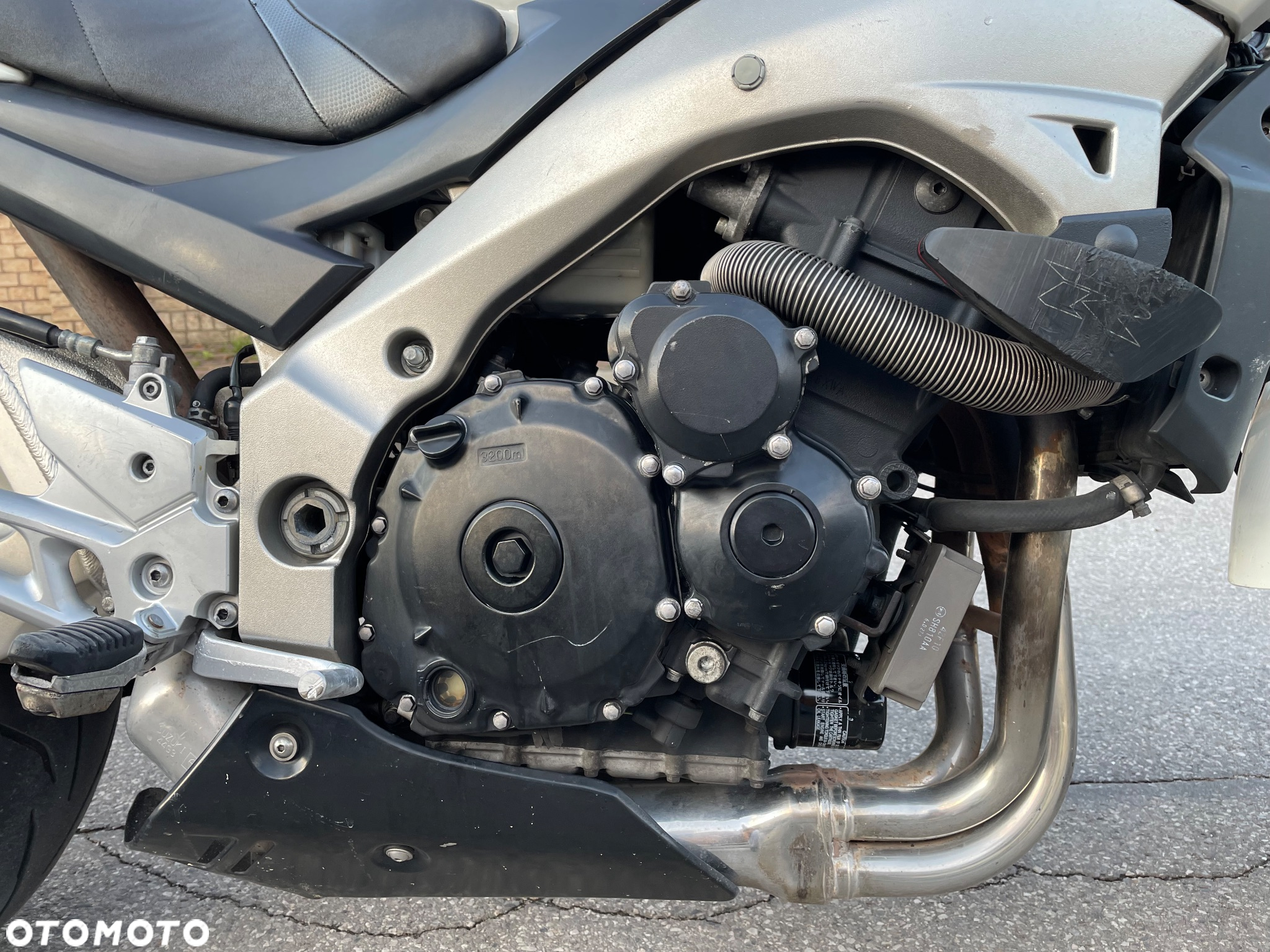 Suzuki GSR - 9