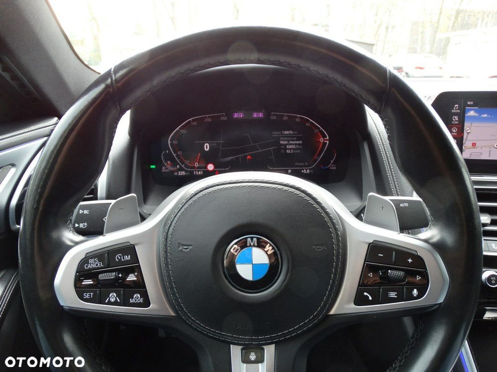 BMW Seria 8 - 22