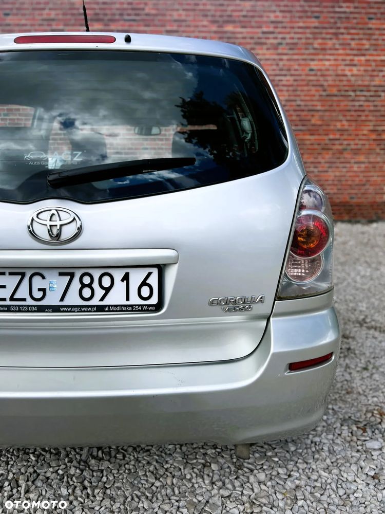 Toyota Corolla Verso - 32