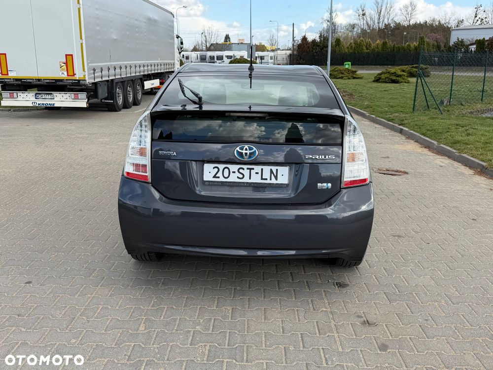 Toyota Prius 1.8 HSD Prestige - 6