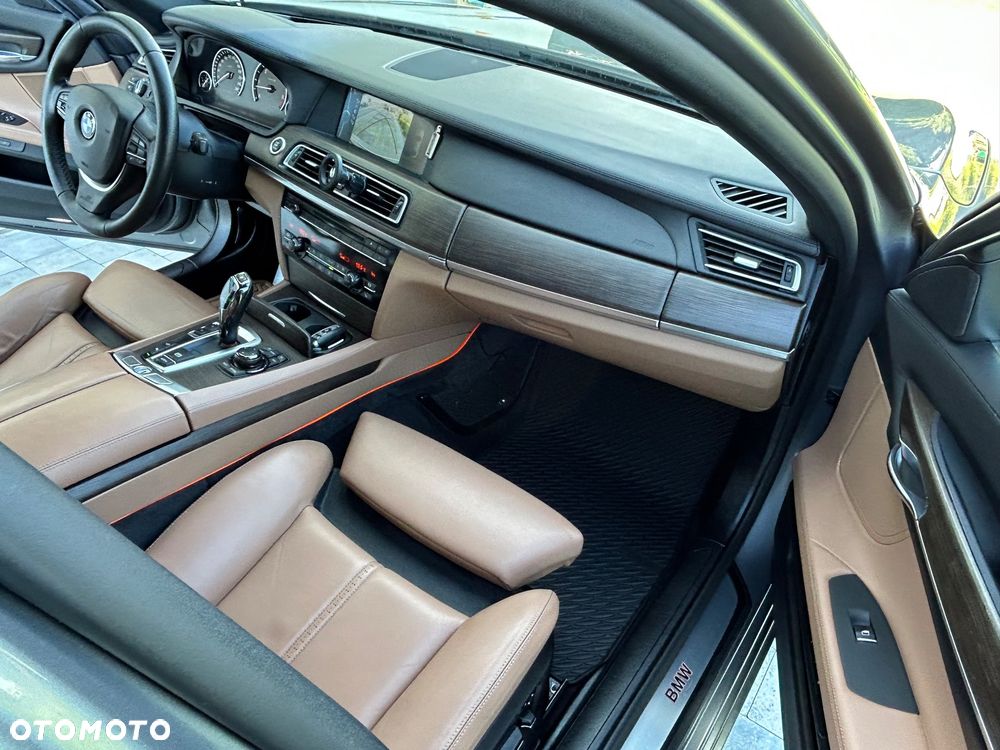 BMW Seria 7 730Ld - 13