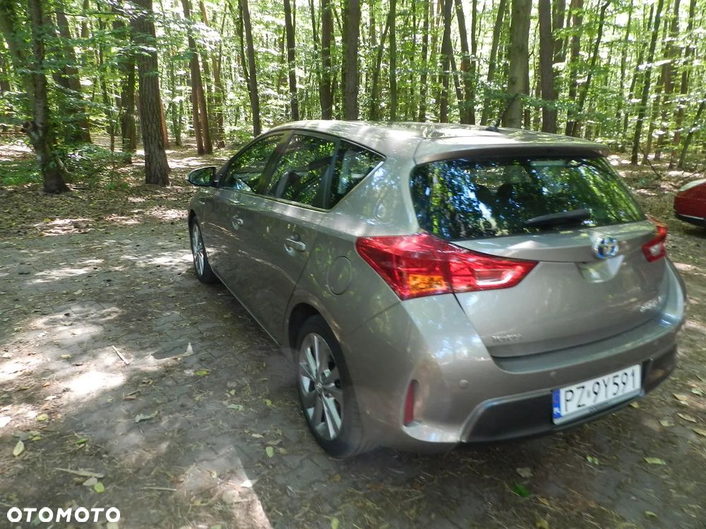 Toyota Auris 1.8 HSD Luna - 18