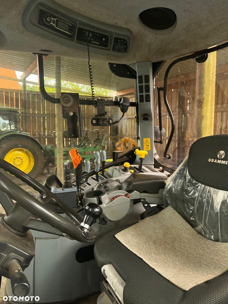 New Holland T7030 - 8