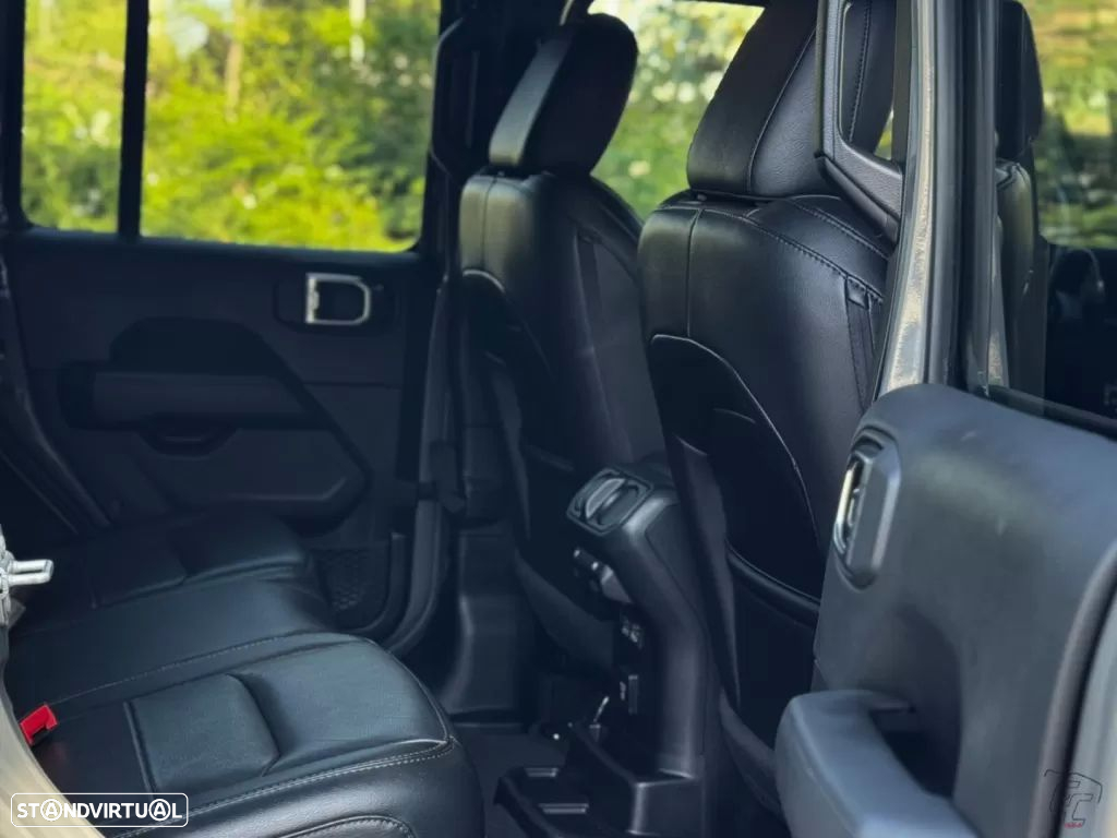 Jeep Wrangler Unlimited 2.2 CRD Sahara AT - 10