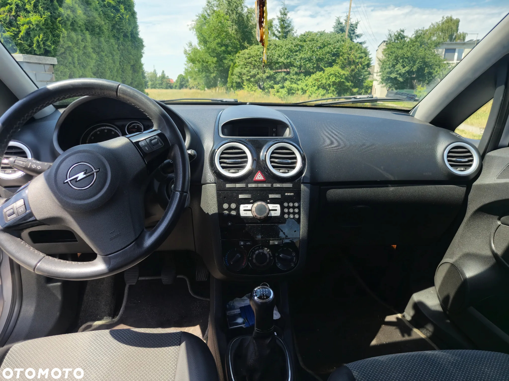 Opel Corsa 1.4 16V Cosmo - 5