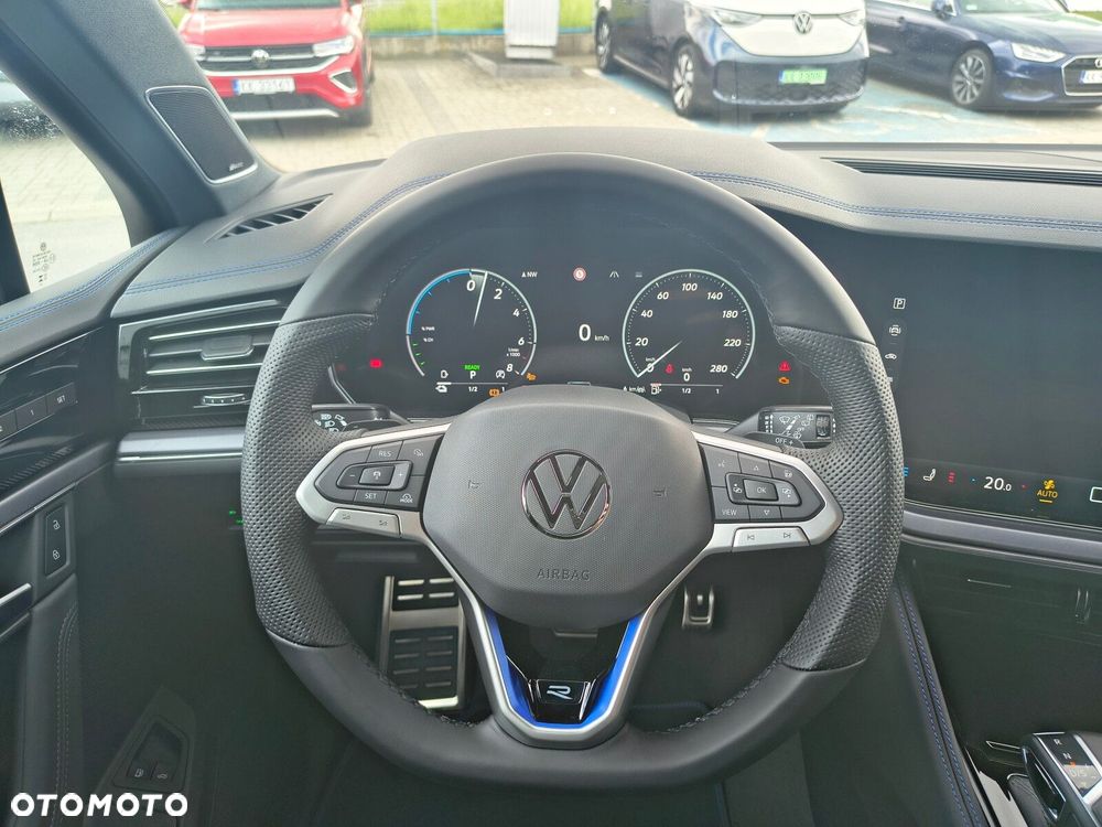 Volkswagen Touareg - 16