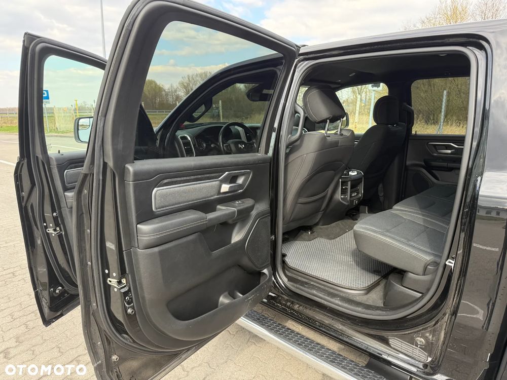 RAM 1500 5.7 Crew Cab Bighorn - 17