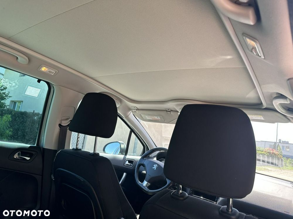 Peugeot 308 - 8
