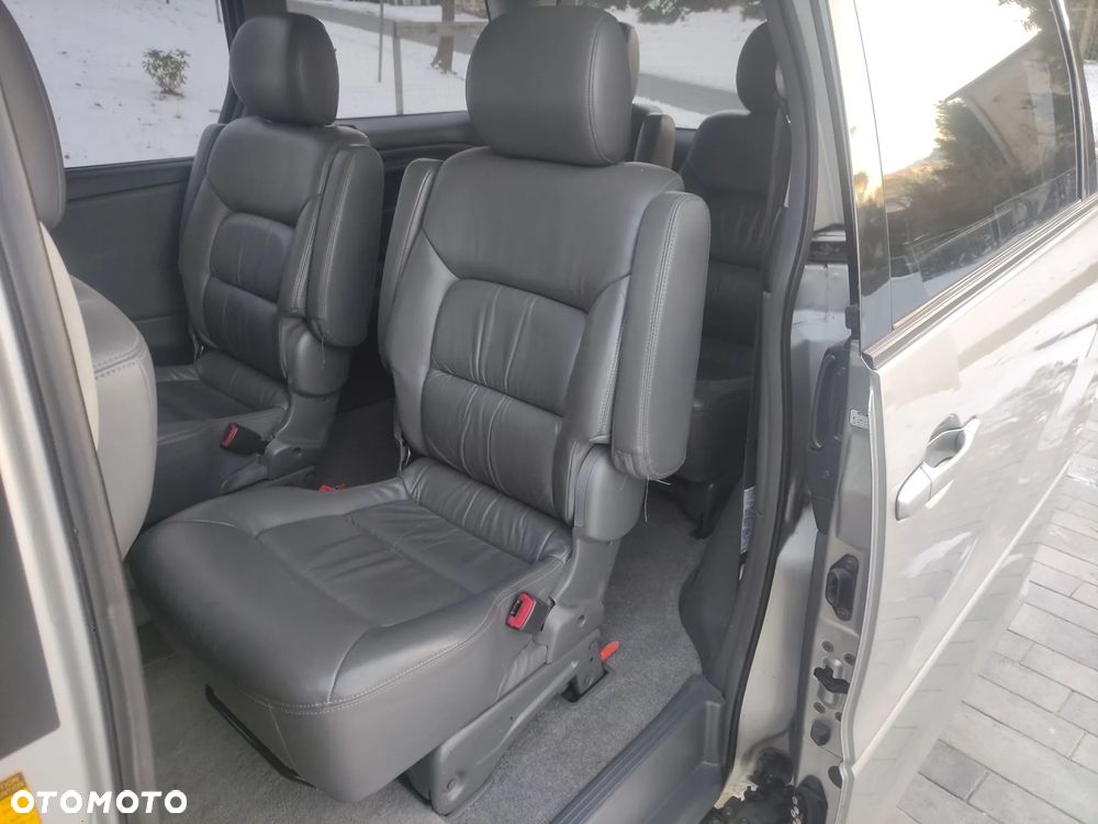 Toyota Previa - 7