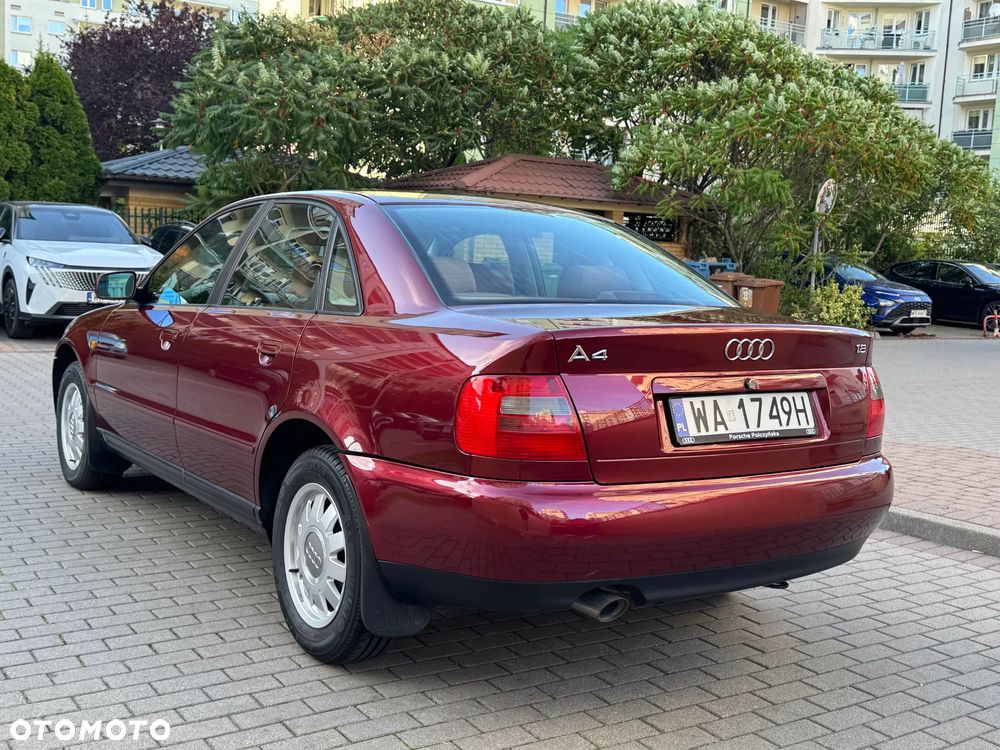 Audi A4 Limousine - 4