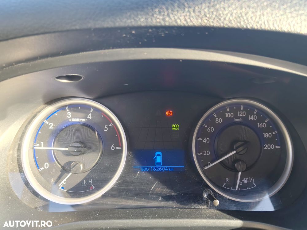 Toyota Hilux 4x4 Double Cab M/T Style - 8