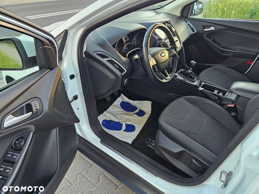 Ford Focus - 16