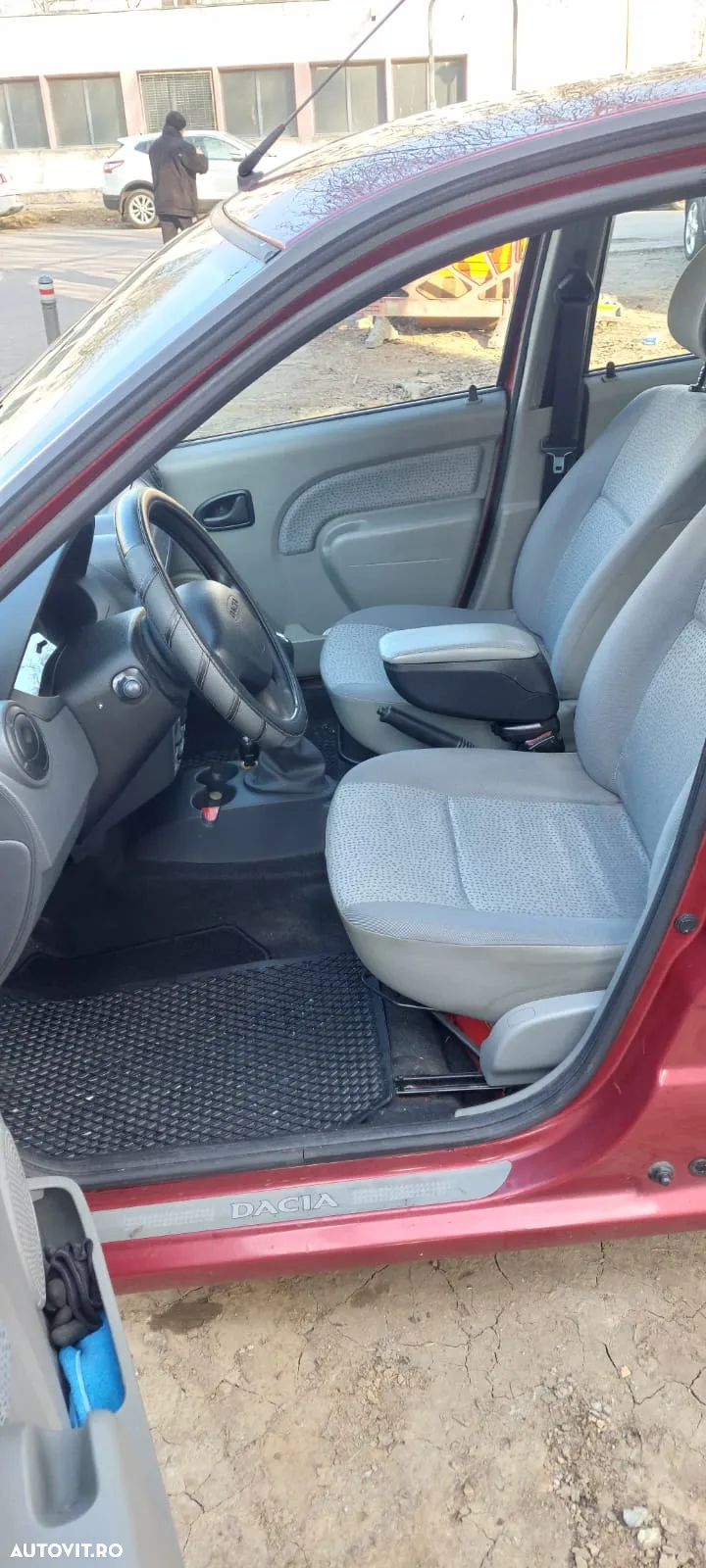 Dacia Logan 1.6 MPI Laureate - 12