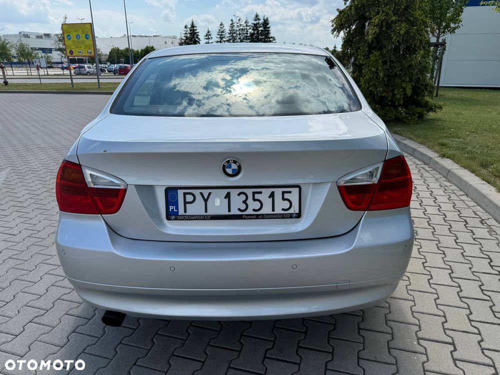 BMW Seria 3 320i - 5