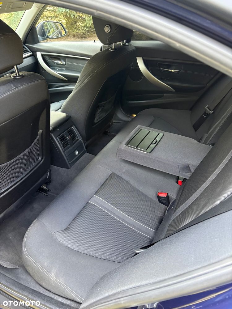 BMW Seria 3 320d Efficient Dynamics Sport - 7