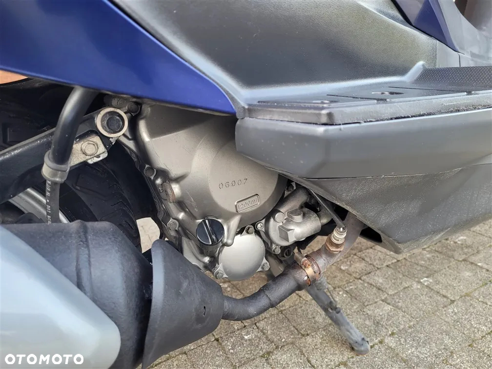 Suzuki Burgman - 14