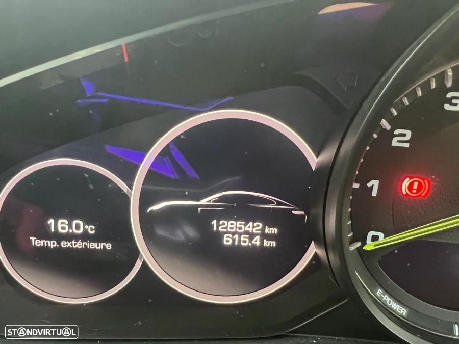 Porsche Panamera 4 E-Hybrid - 14