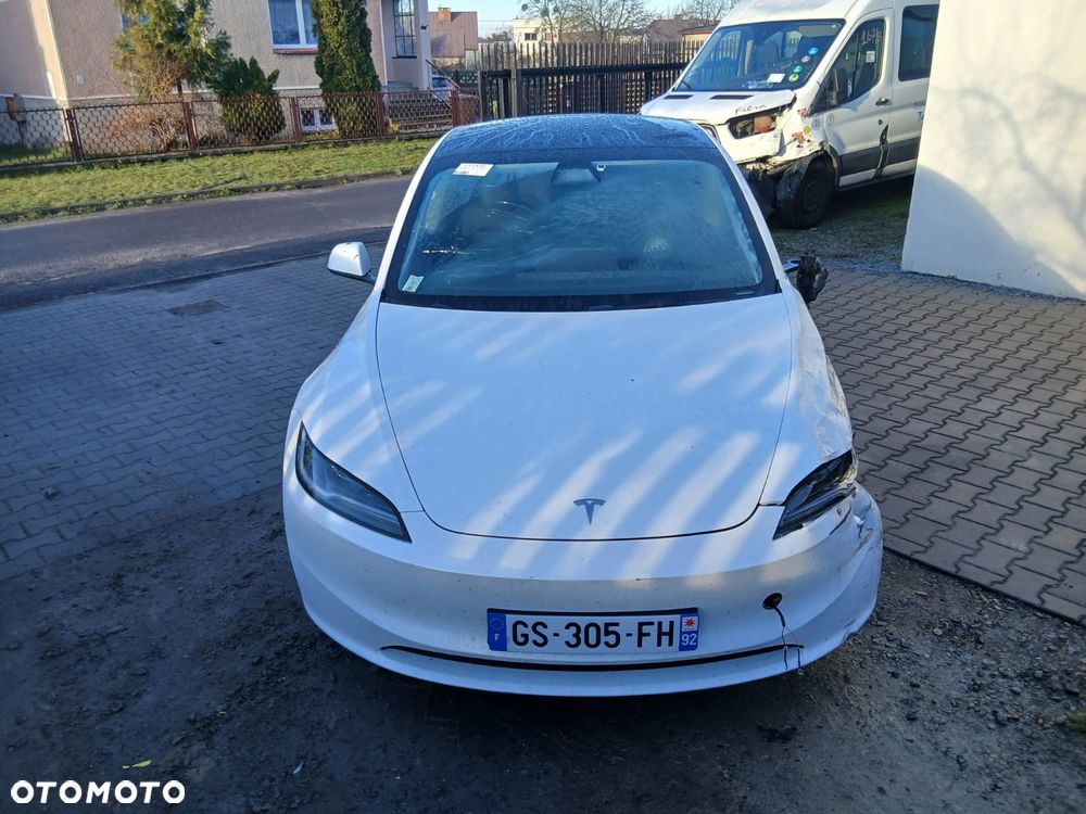 Tesla Model 3 RWD - 11