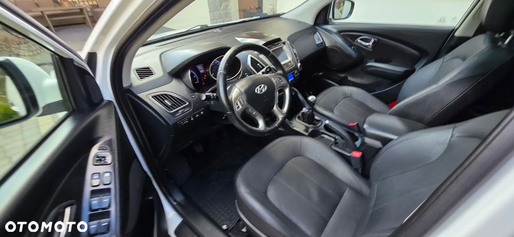 Hyundai ix35 1.7 CRDi 2WD blue Finale Gold - 6