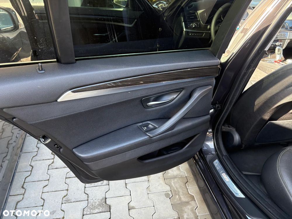 BMW Seria 5 520d Luxury Line - 7