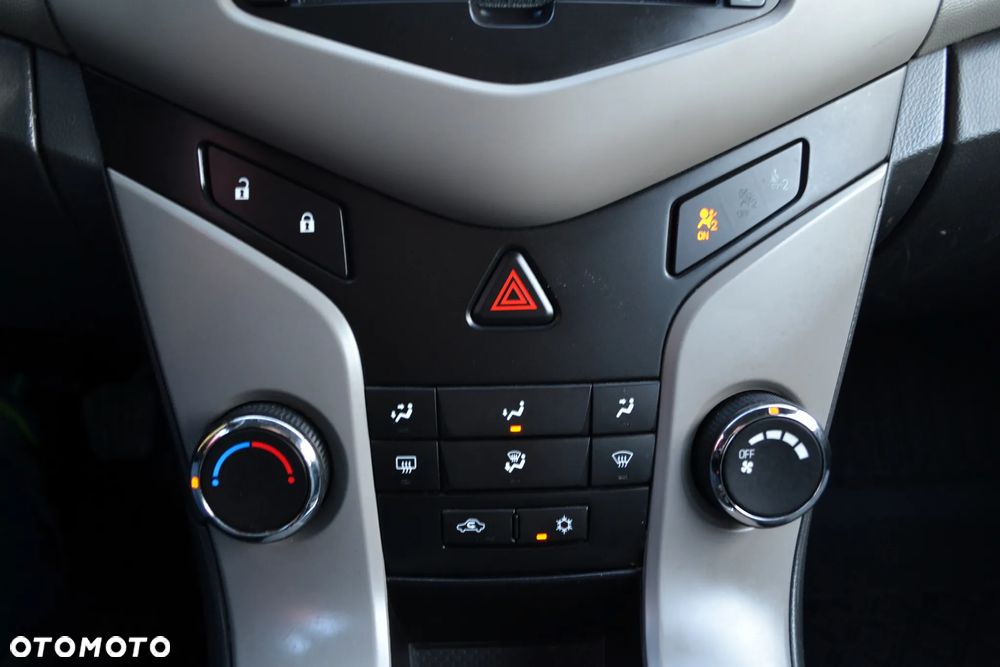 Chevrolet Cruze 1.6 Base - 19