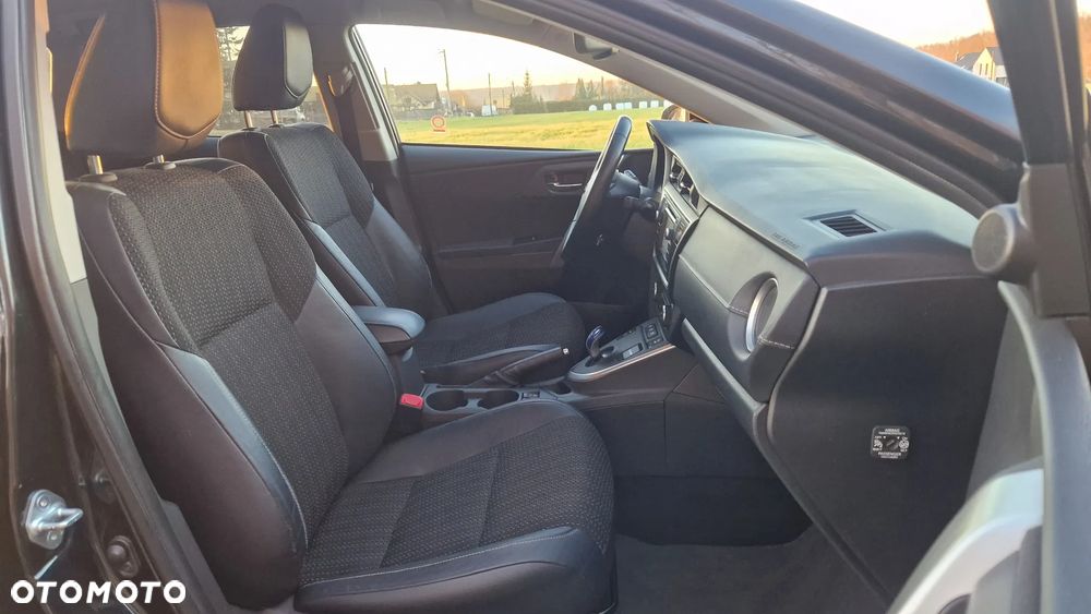 Toyota Auris 1.8 HSD Luna - 11