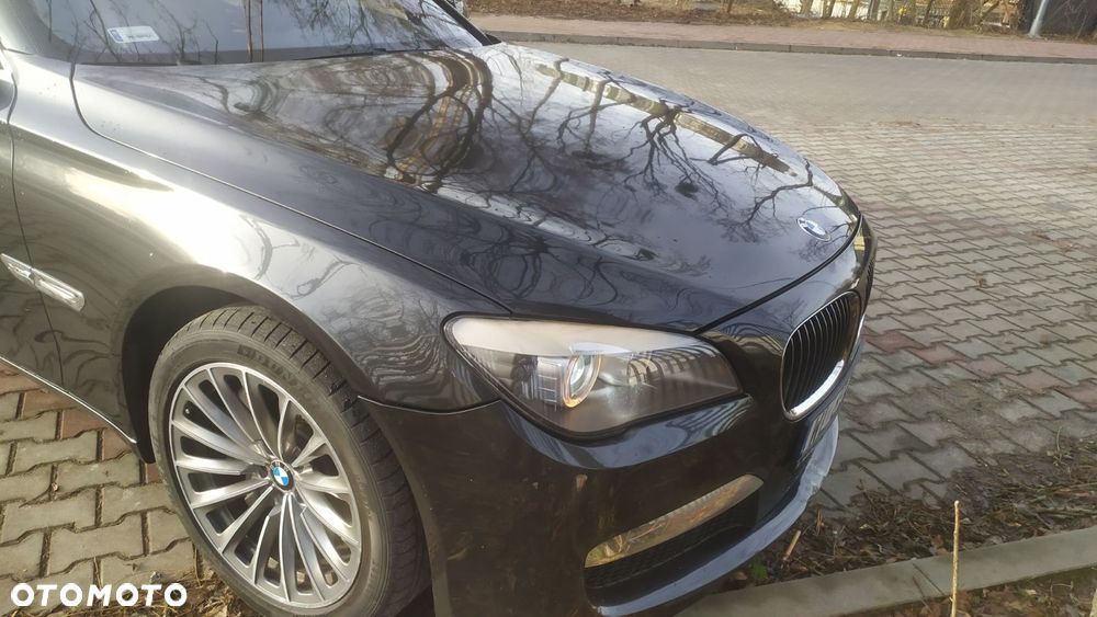 BMW Seria 7 750i xDrive - 3