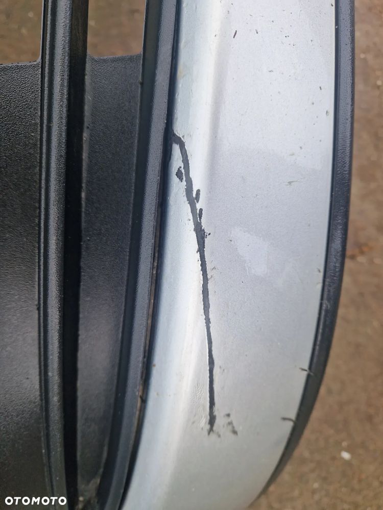 VW Touran 1T0 Lift Zderzak przód BEZ DZIUR - 4